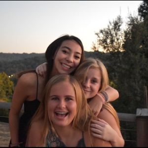 Meet your Posher, Olivia